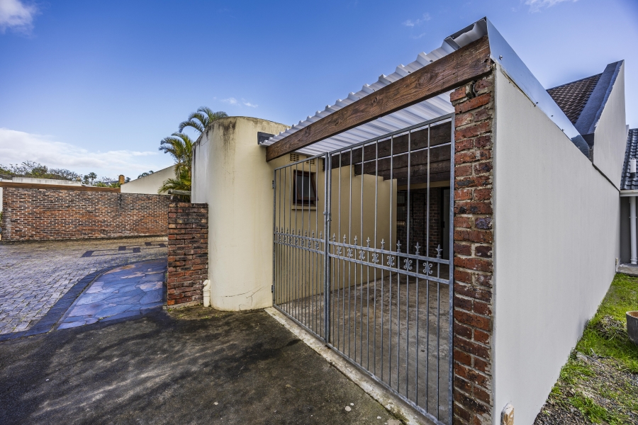 3 Bedroom Property for Sale in Bonza Bay Eastern Cape